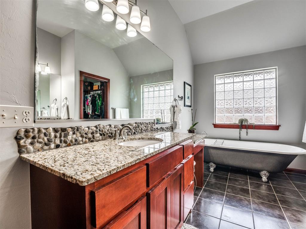 2805 Verona Court