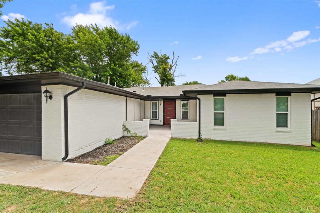 104 N Ramblin Oaks Drive