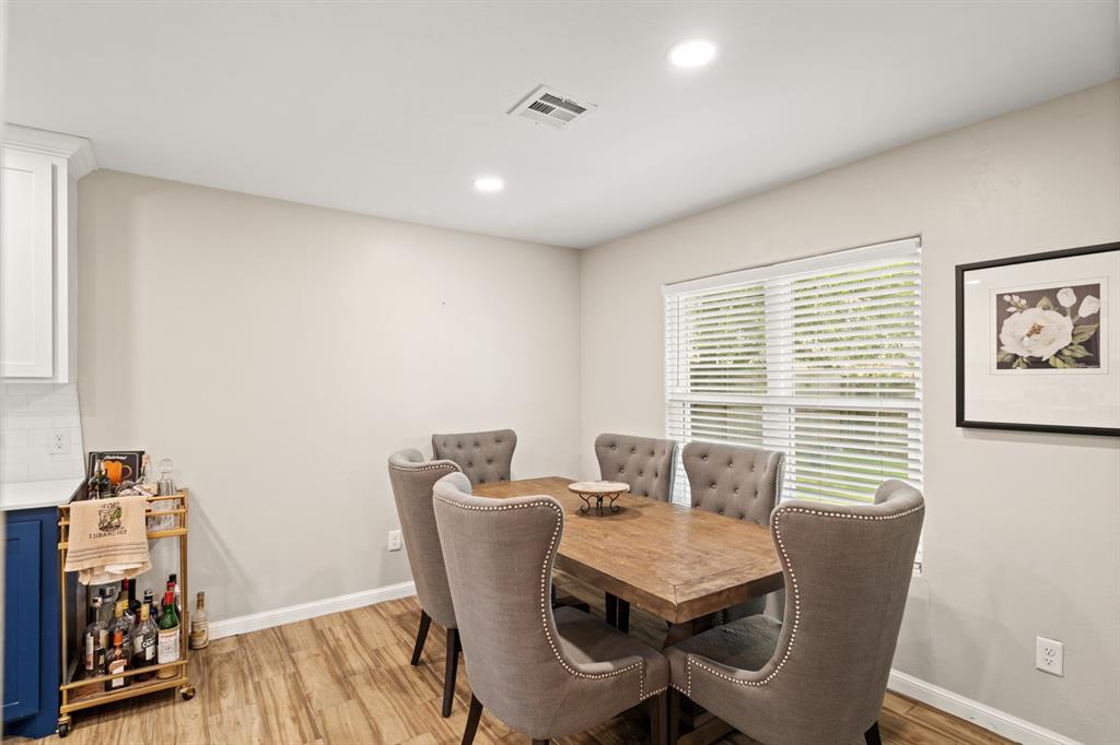 104 N Ramblin Oaks Drive