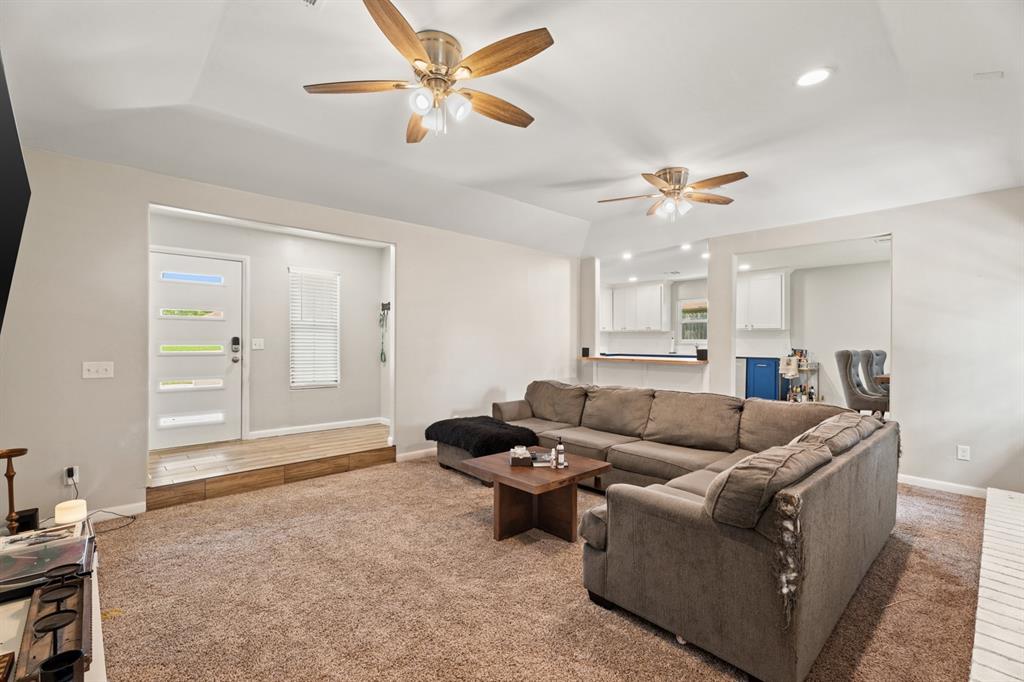 104 N Ramblin Oaks Drive