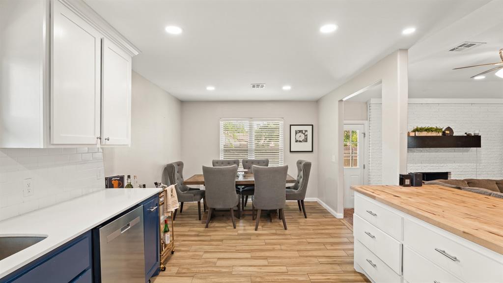 104 N Ramblin Oaks Drive