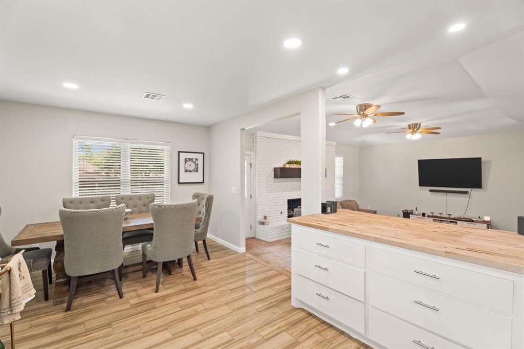 104 N Ramblin Oaks Drive