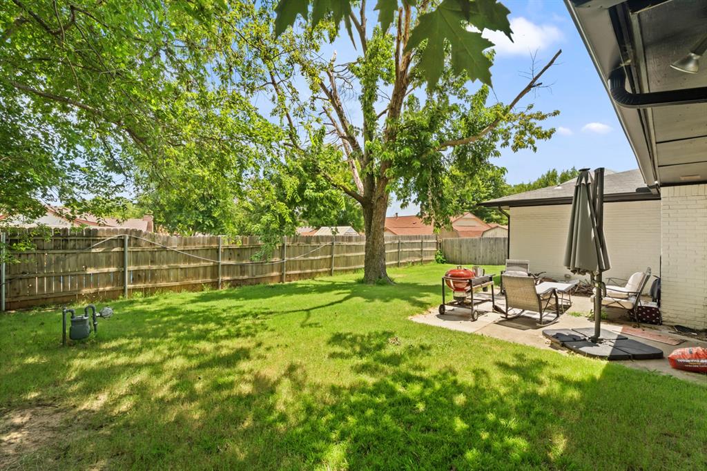 104 N Rambling Oaks Drive