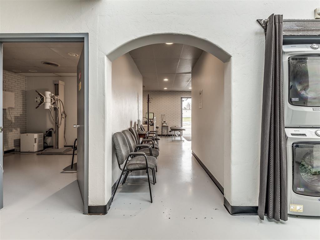 7304 N Comanche Avenue