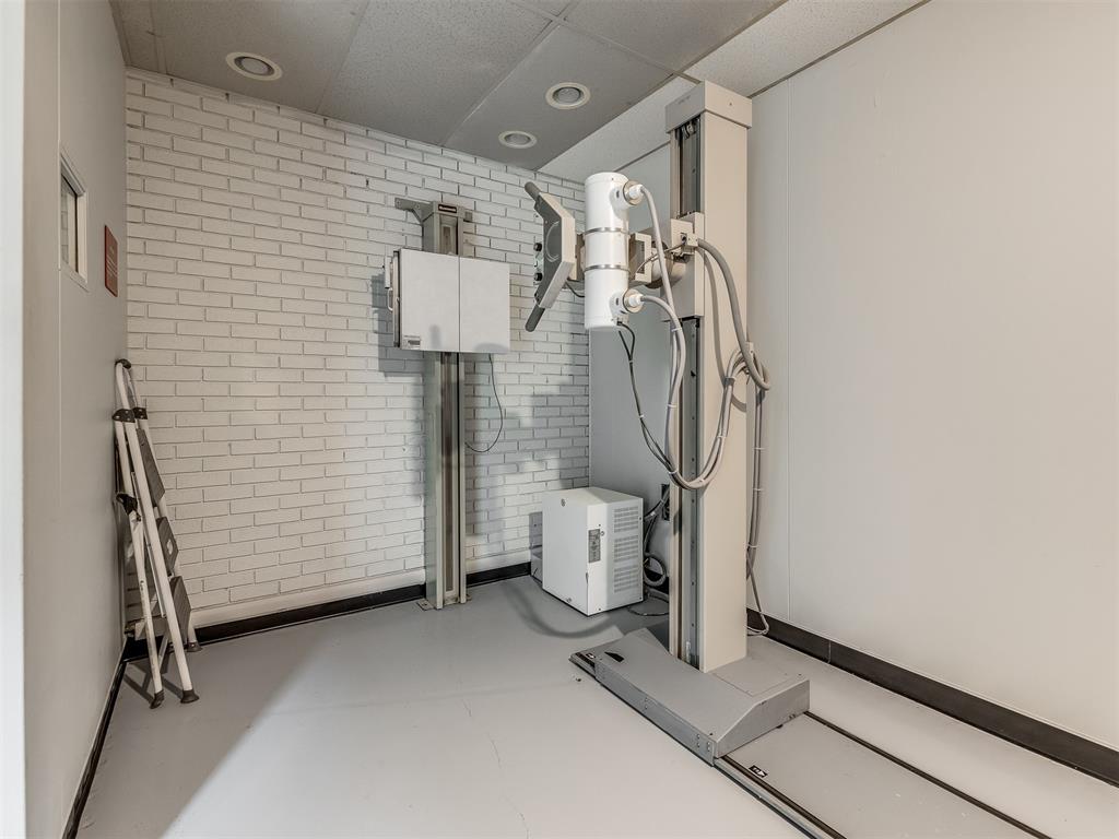 7304 N Comanche Avenue