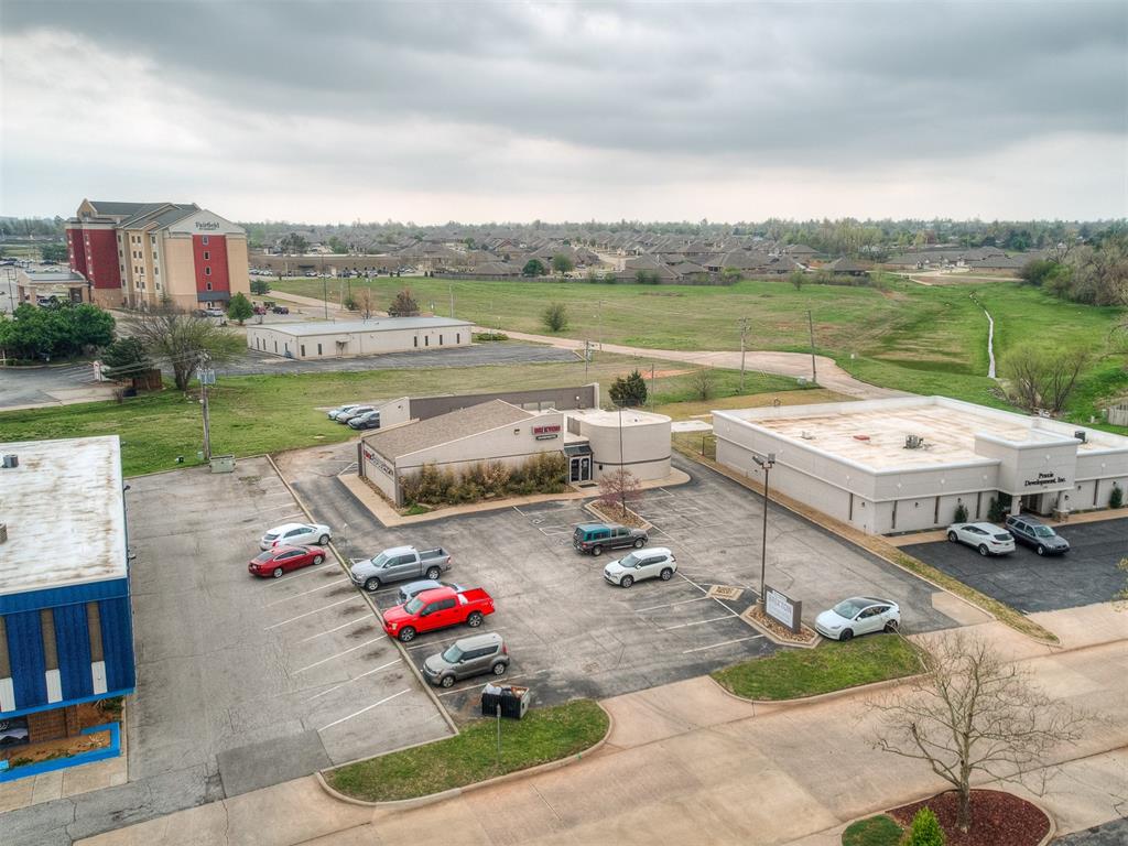 7304 N Comanche Avenue