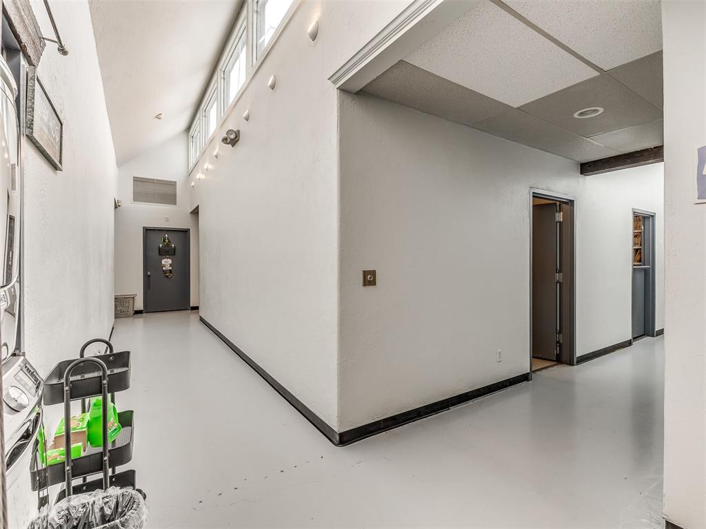 7304 N Comanche Avenue