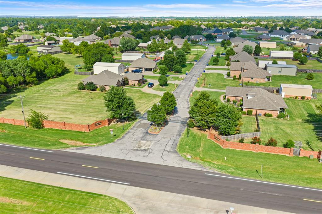 1109 N Edinburrough Way