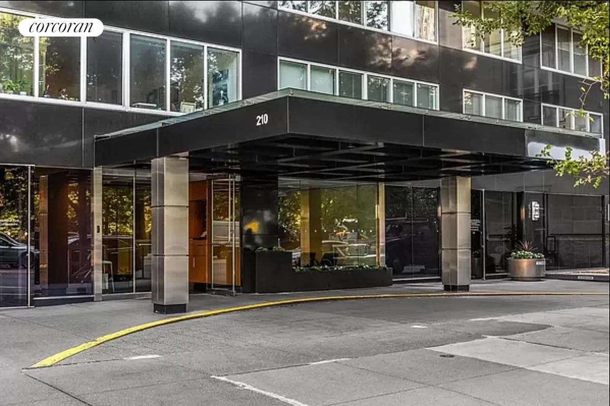 210 CENTRAL Park S 2C