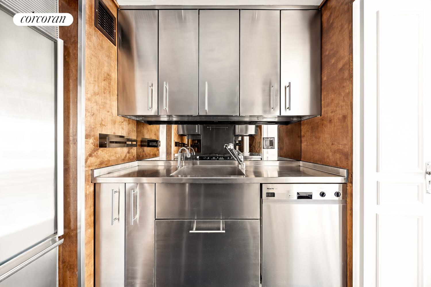 40 E 61ST Street 10B