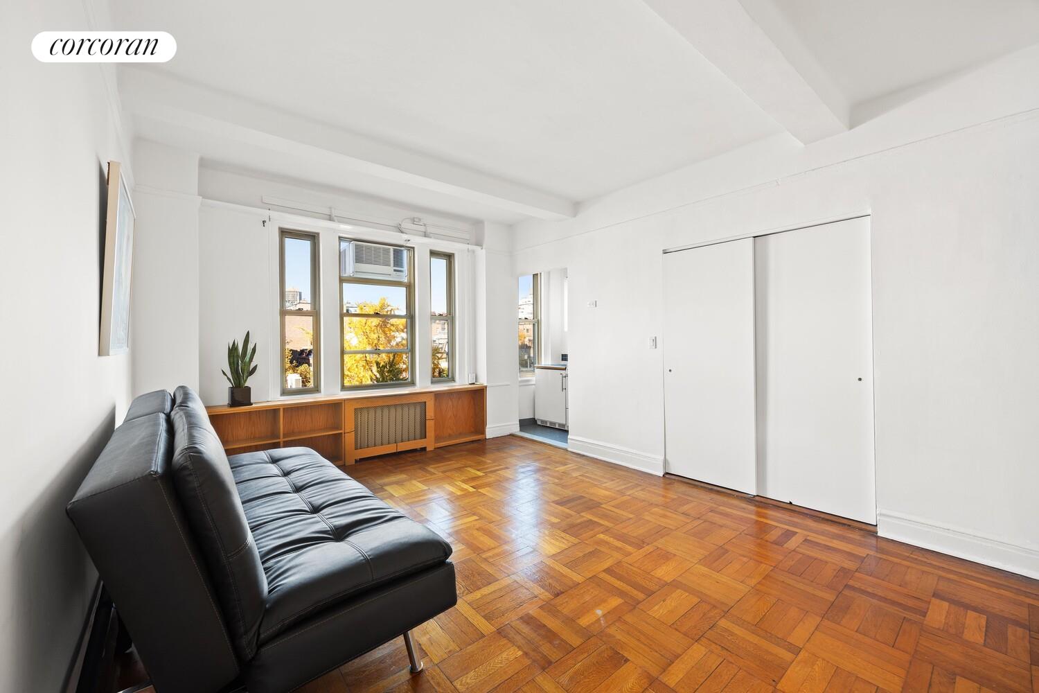 24 5TH Avenue 731