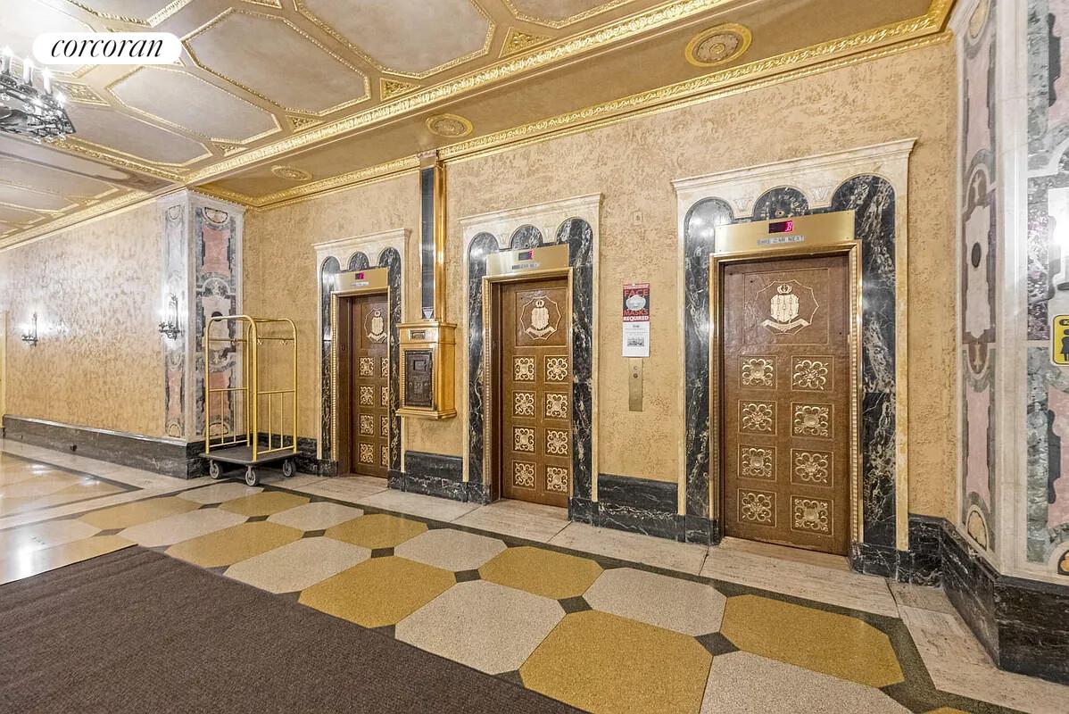 24 5TH Avenue 731