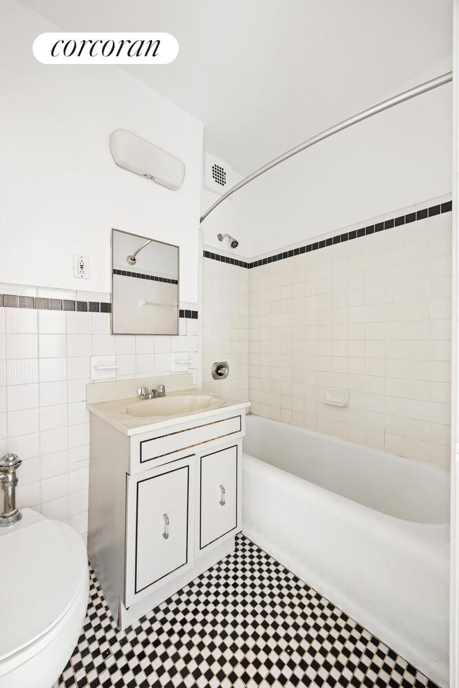 24 5TH Avenue 731
