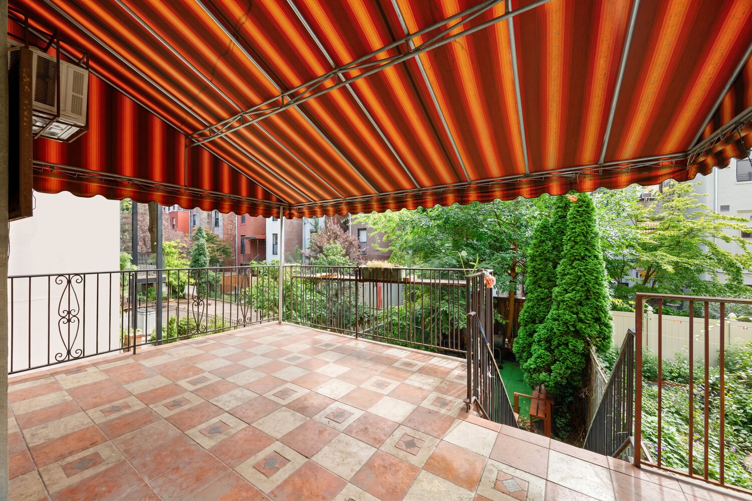 152 W 121ST Street