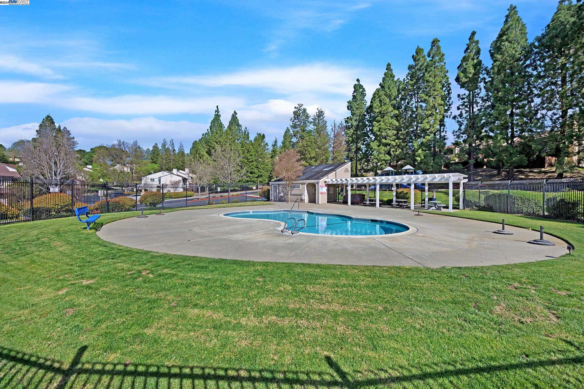 2441 Heatherleaf Ln
