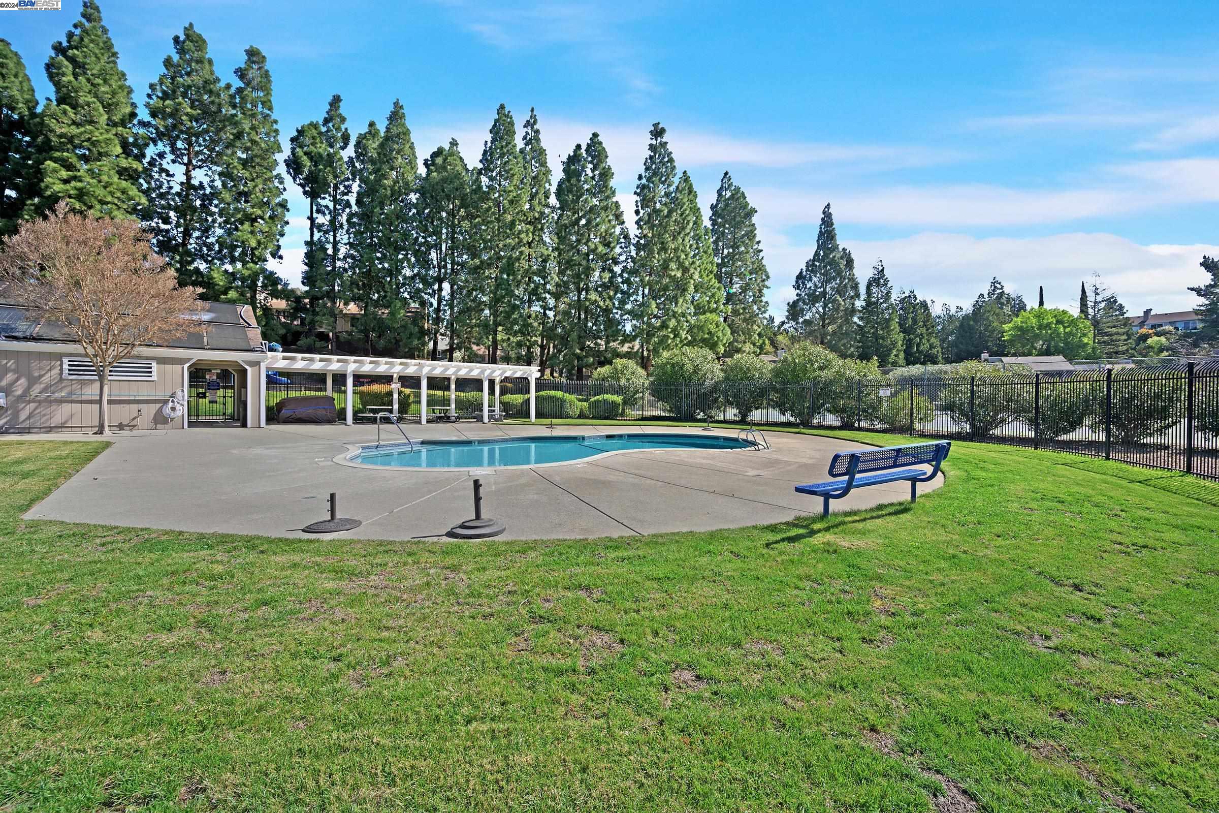2441 Heatherleaf Ln