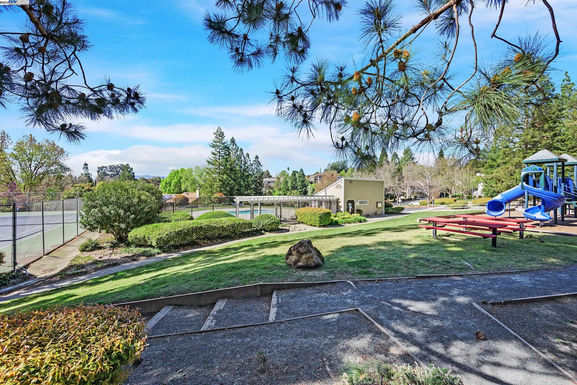2441 Heatherleaf Ln
