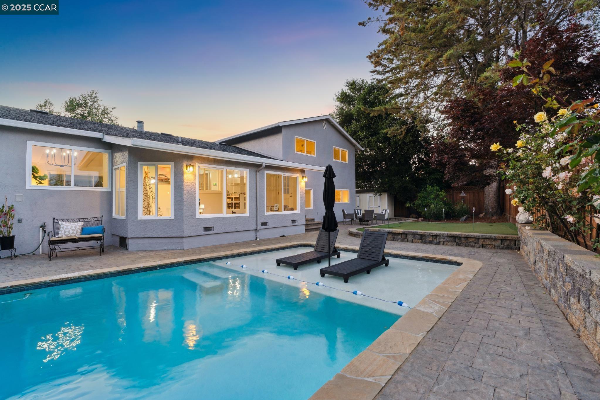 36 Playa Ct