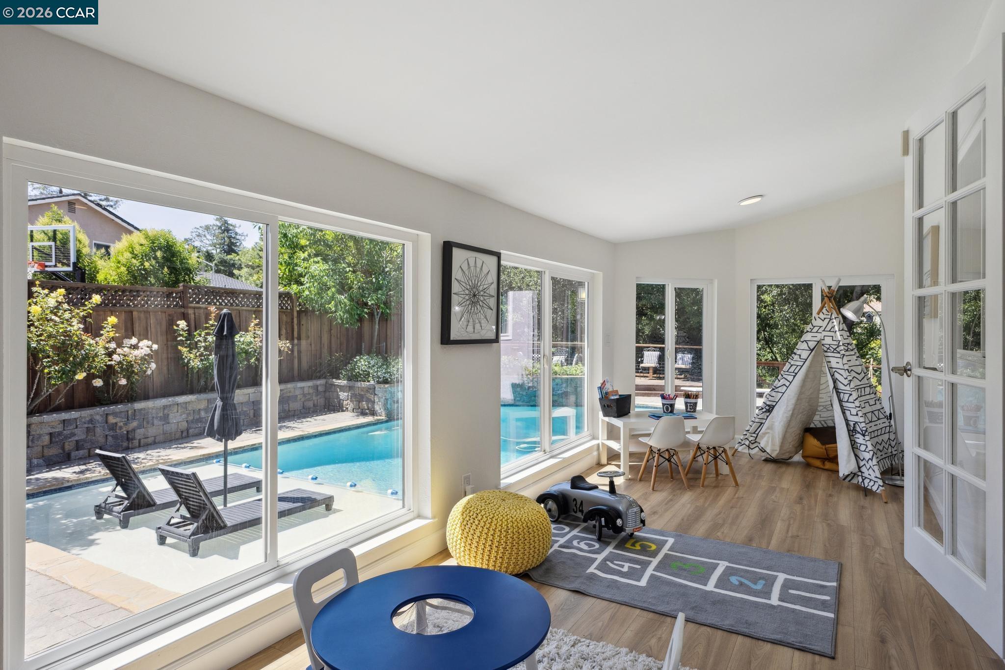36 Playa Ct