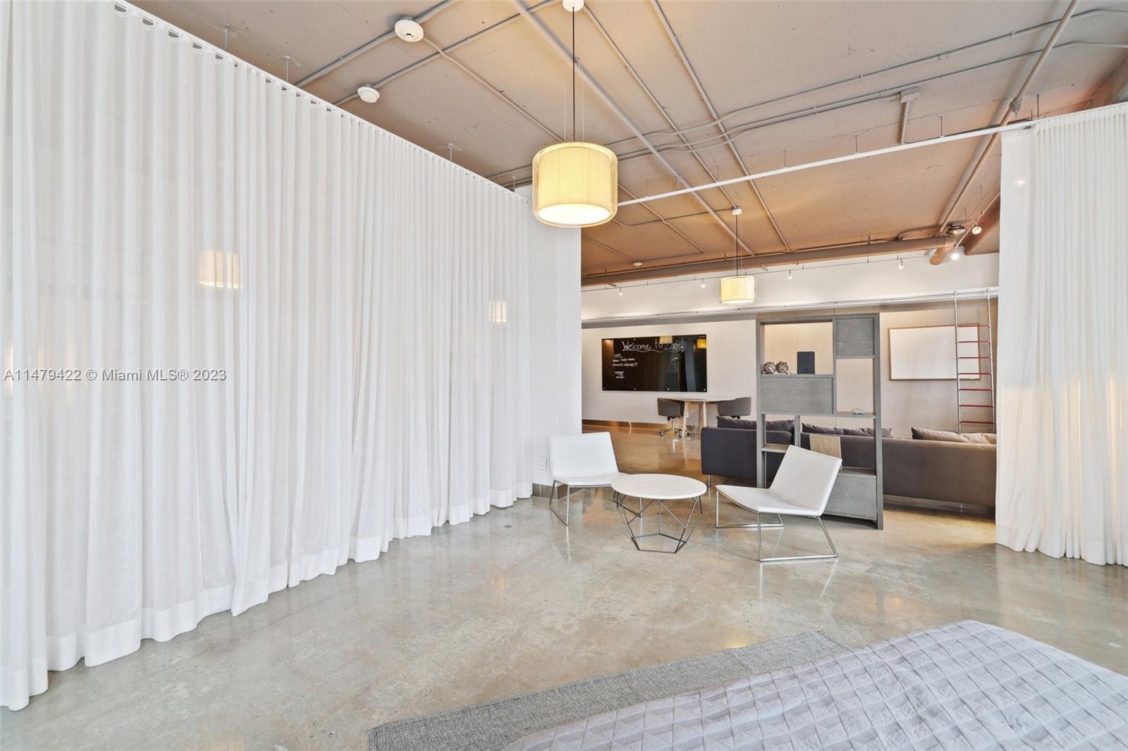 1560 Lenox Ave Unit: 203