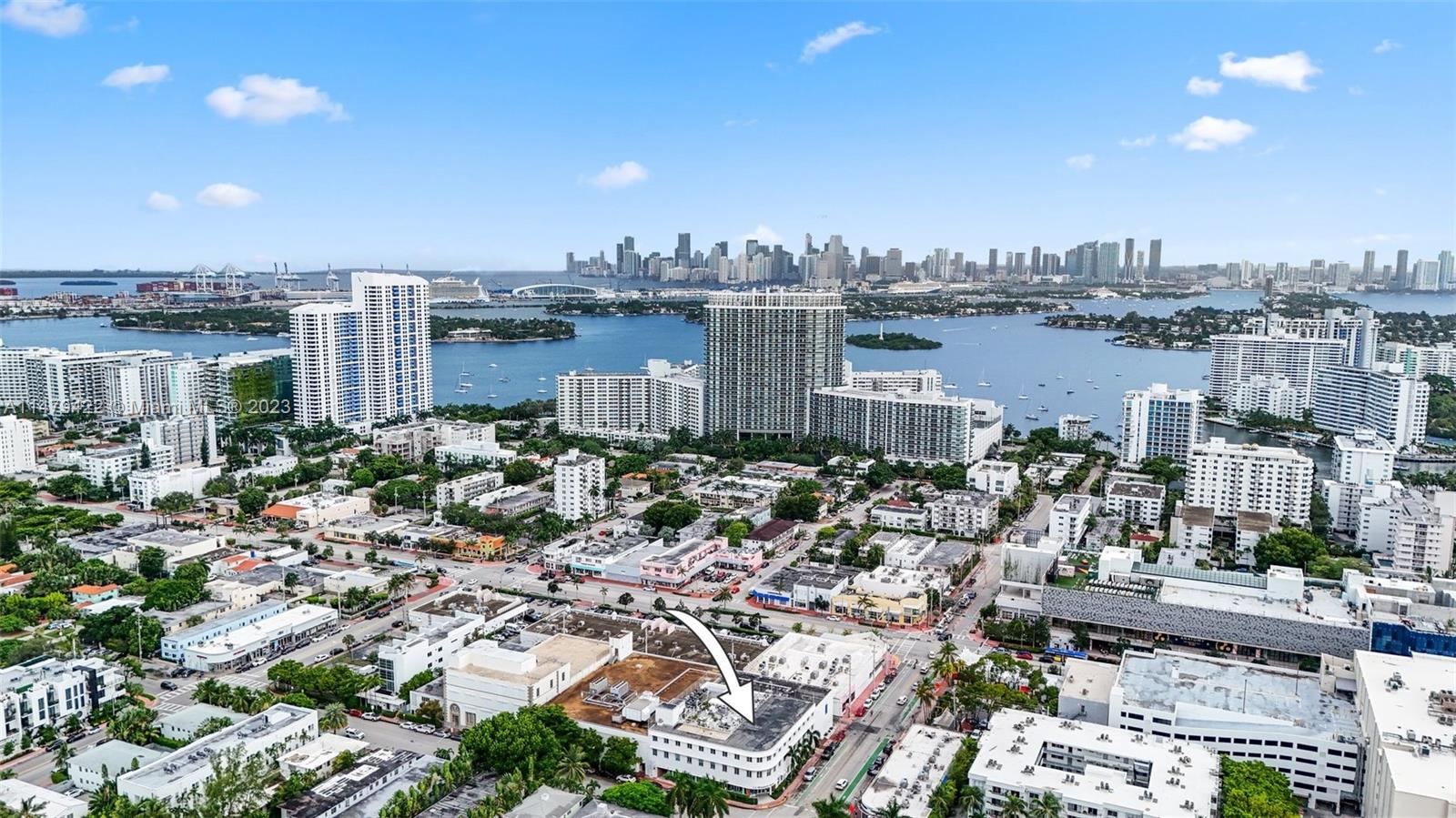 1560 Lenox Ave Unit: 203