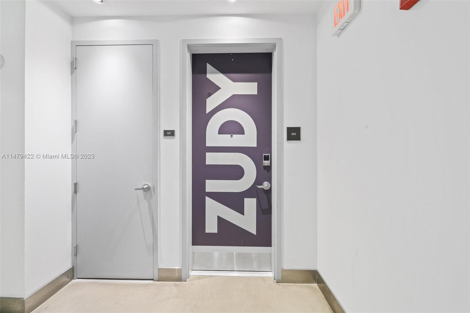 1560 Lenox Ave Unit: 203