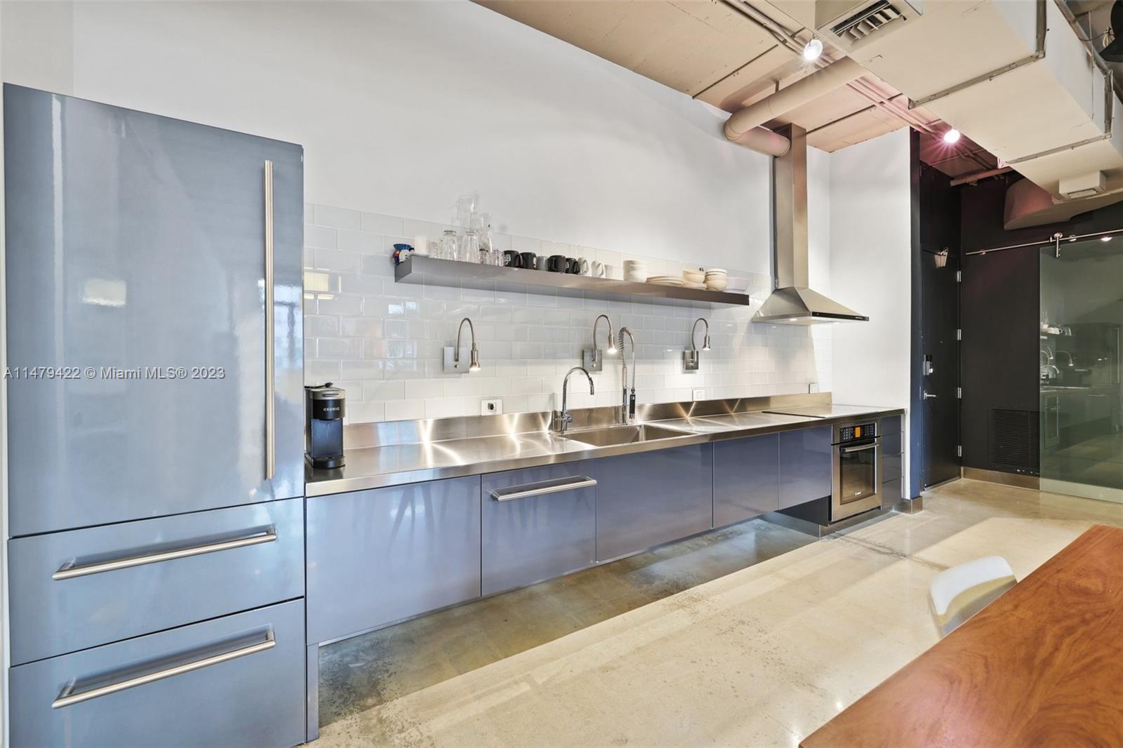 1560 Lenox Ave Unit: 203