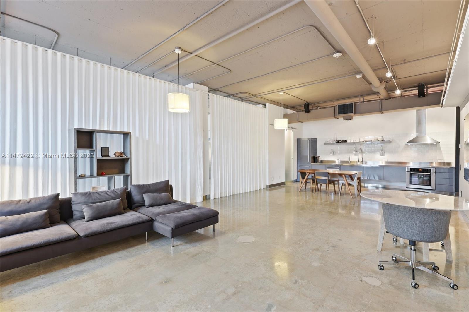 1560 Lenox Ave Unit: 203