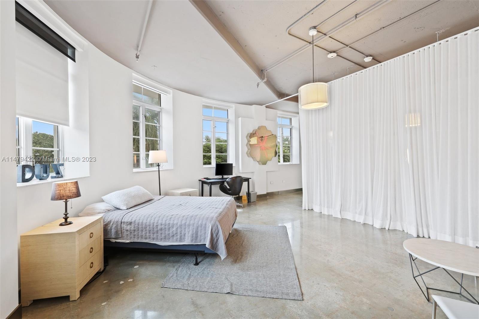 1560 Lenox Ave Unit: 203