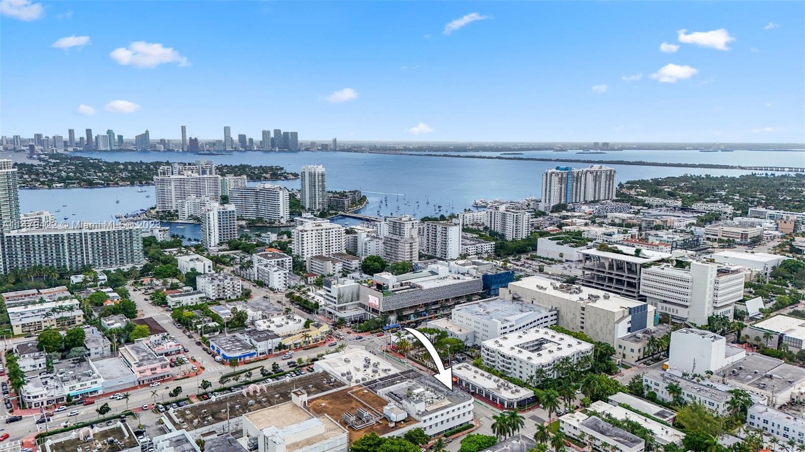 1560 Lenox Ave Unit: 203