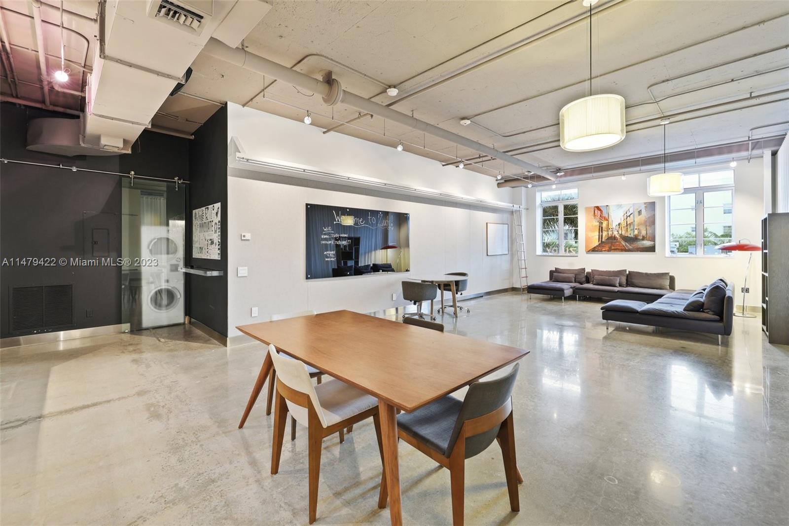 1560 Lenox Ave Unit: 203