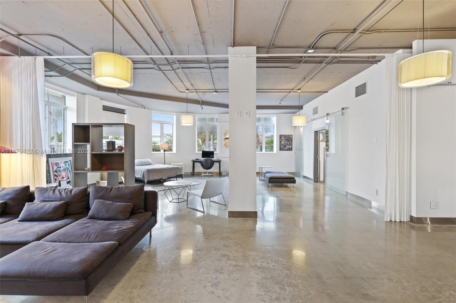 1560 Lenox Ave Unit: 203