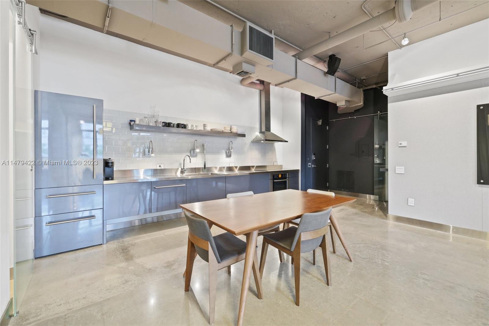 1560 Lenox Ave Unit: 203