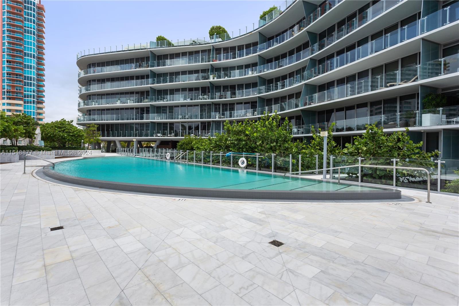 1 Collins Ave Unit: PH705