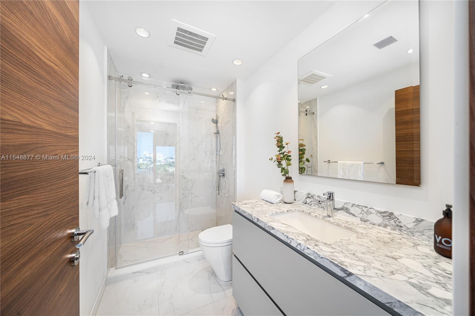 1 Collins Ave Unit: PH705