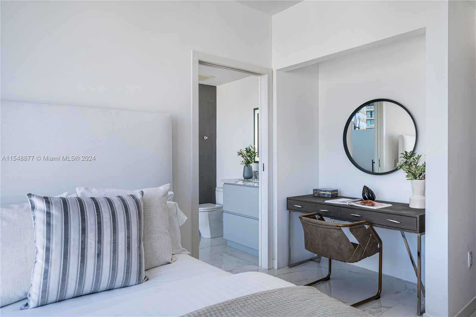 1 Collins Ave Unit: PH705