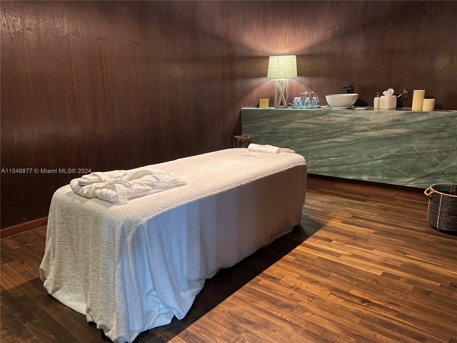 1 Collins Ave Unit: PH705