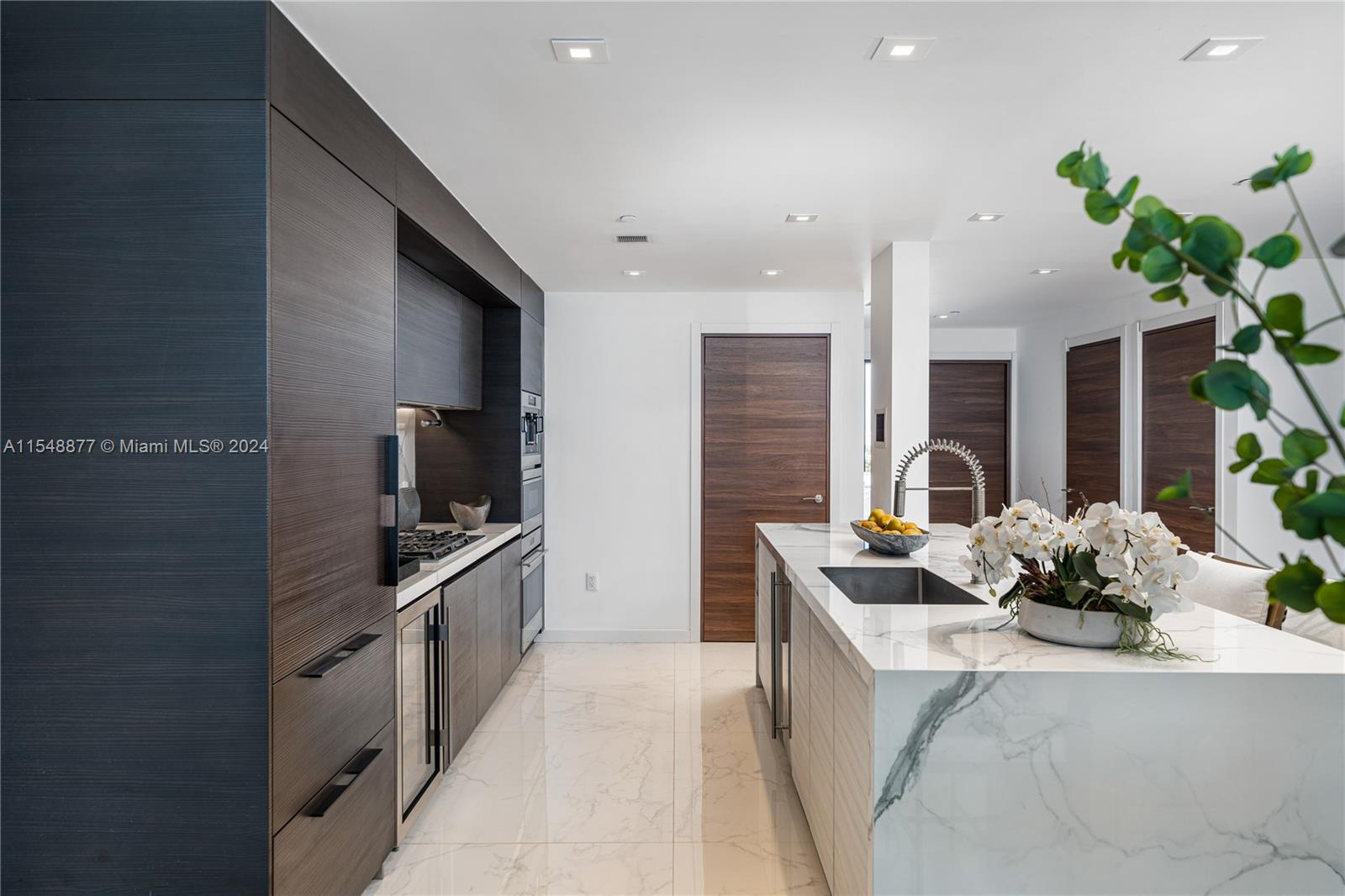 1 Collins Ave Unit: PH705