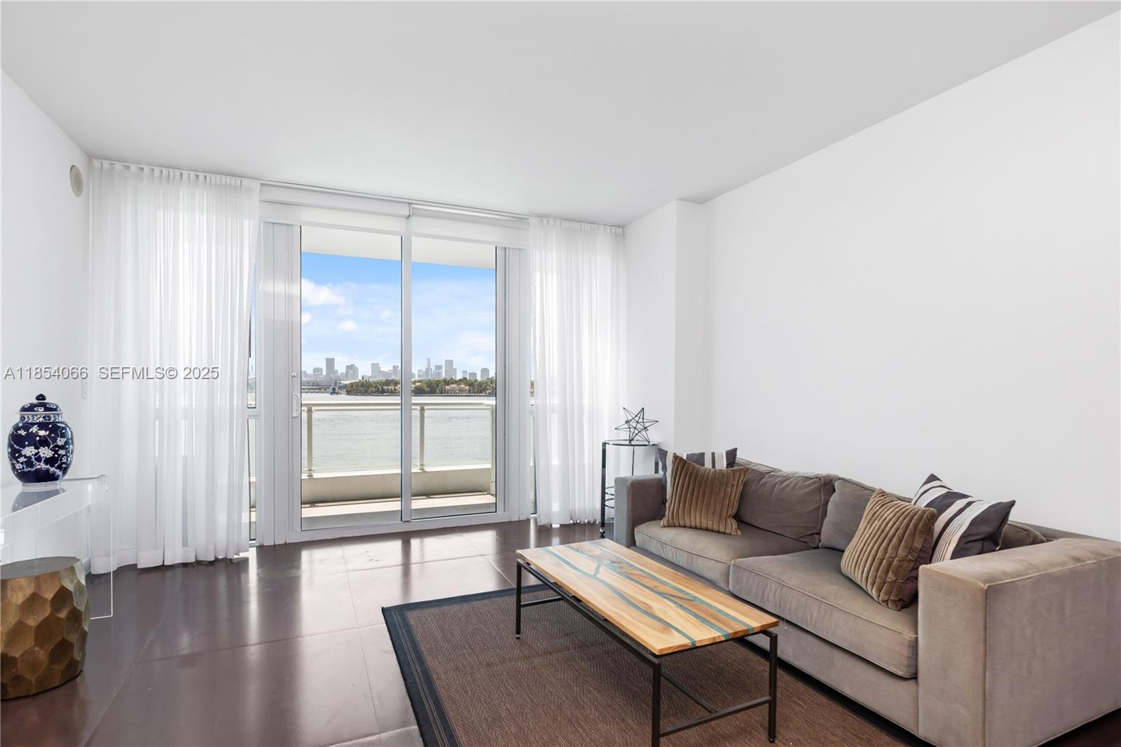 540 West Avenue 312