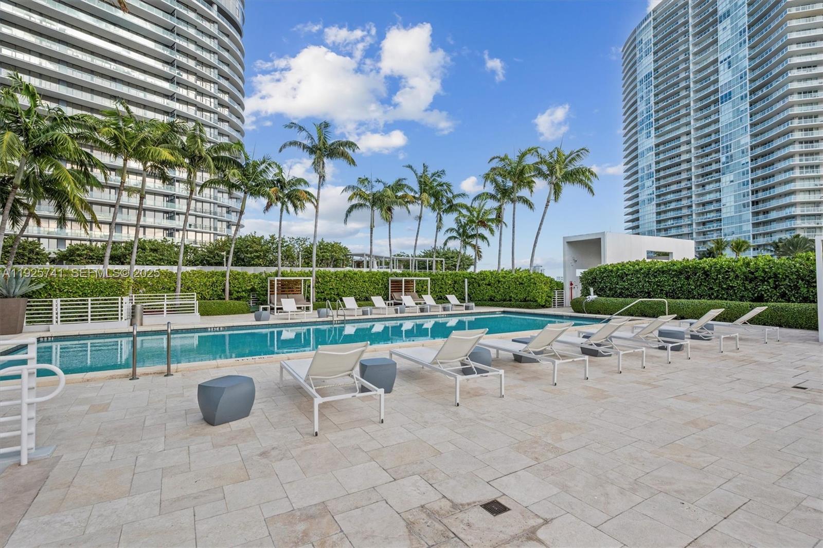 520 West Ave # 1701
