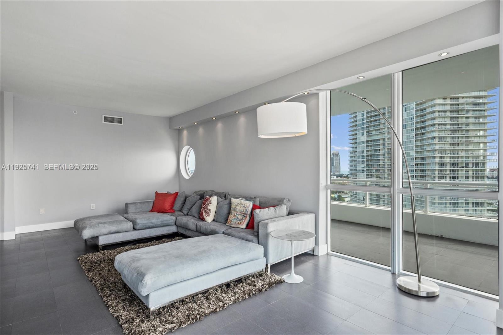 520 West Ave # 1701