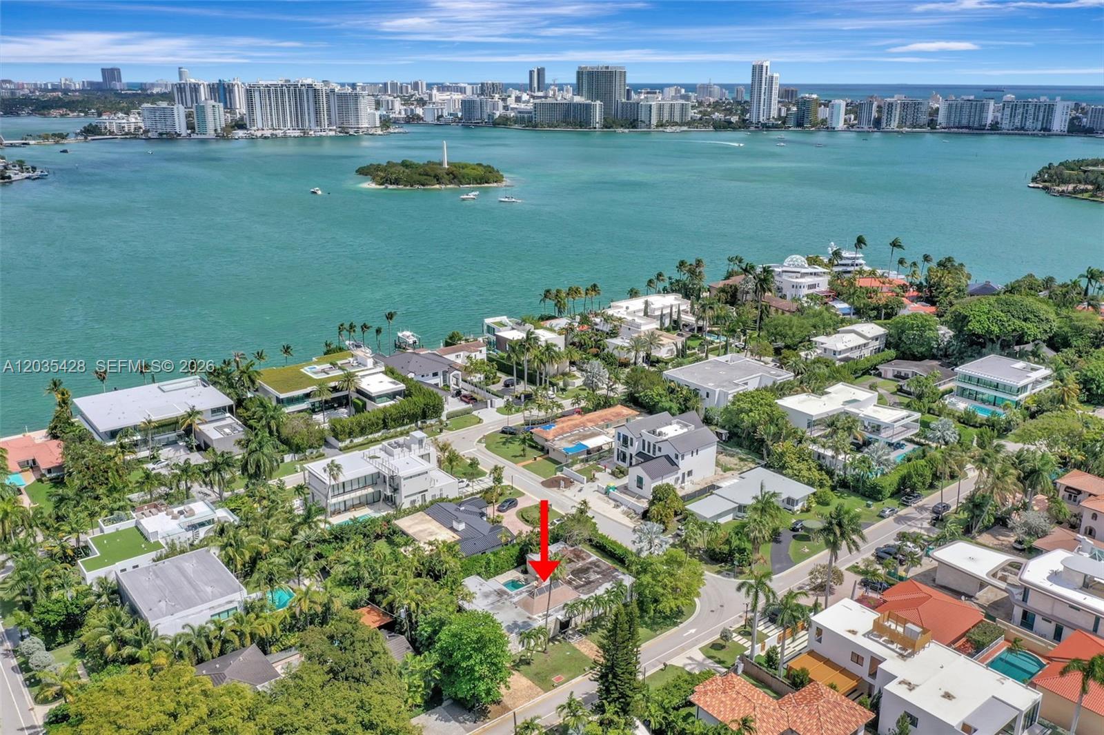 111 S Hibiscus Dr