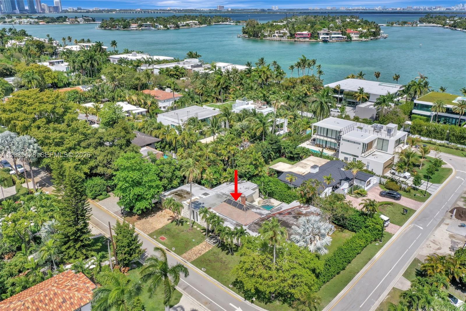 111 S Hibiscus Dr