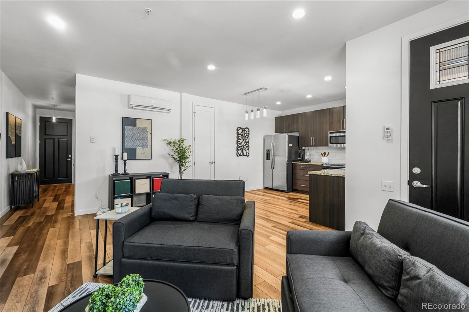 336 E 1st Avenue Unit: 110
