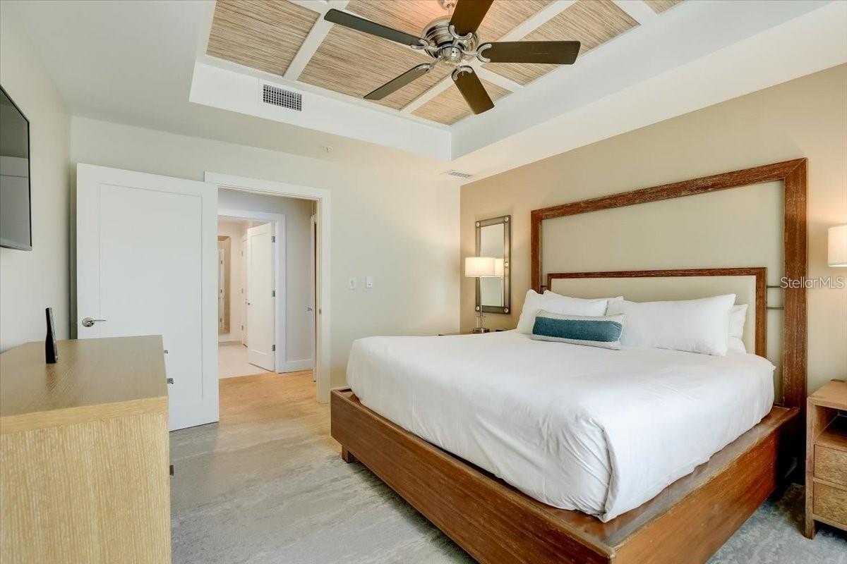 5325 MARINA DRIVE #423