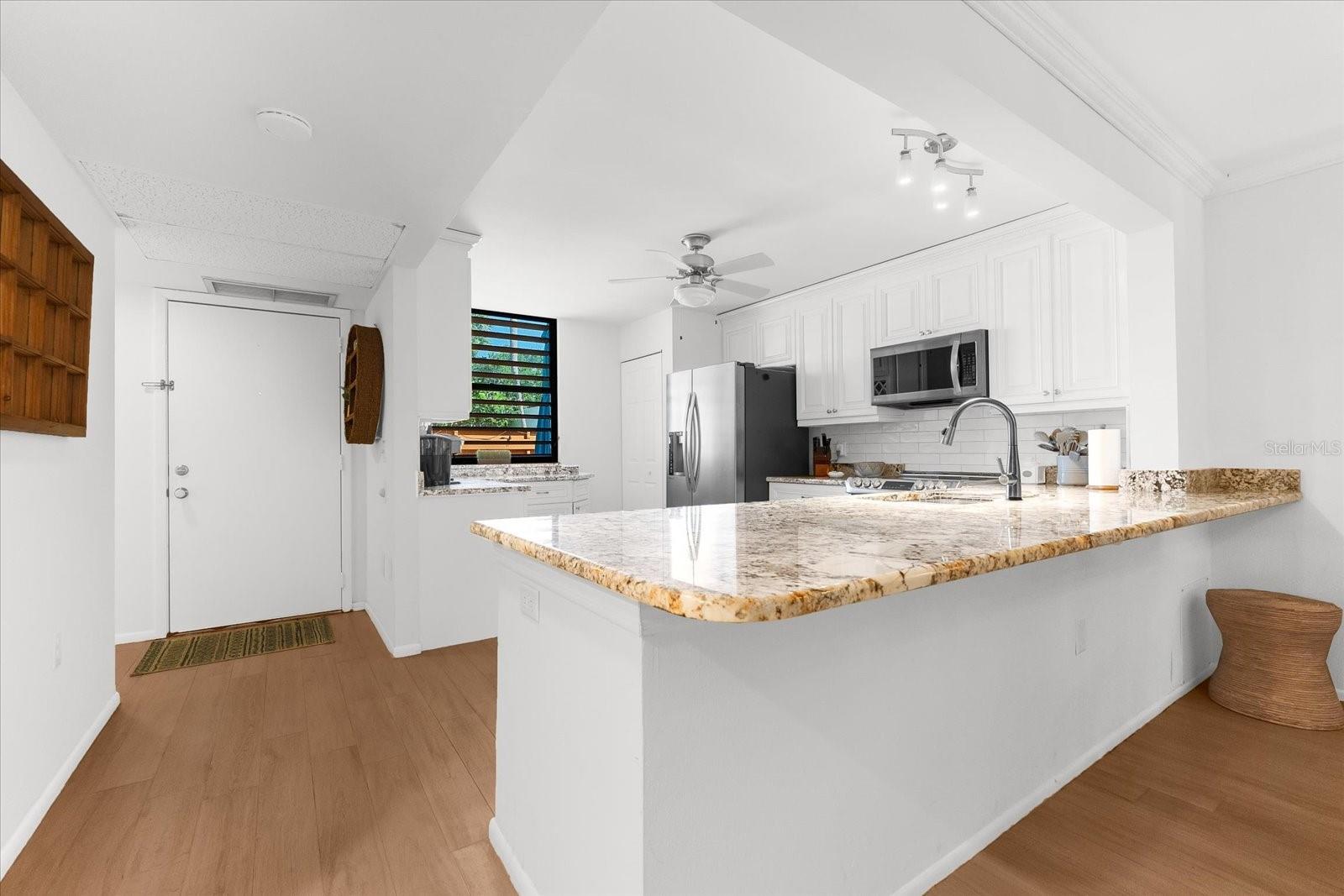 207 PINENEEDLE DR #207