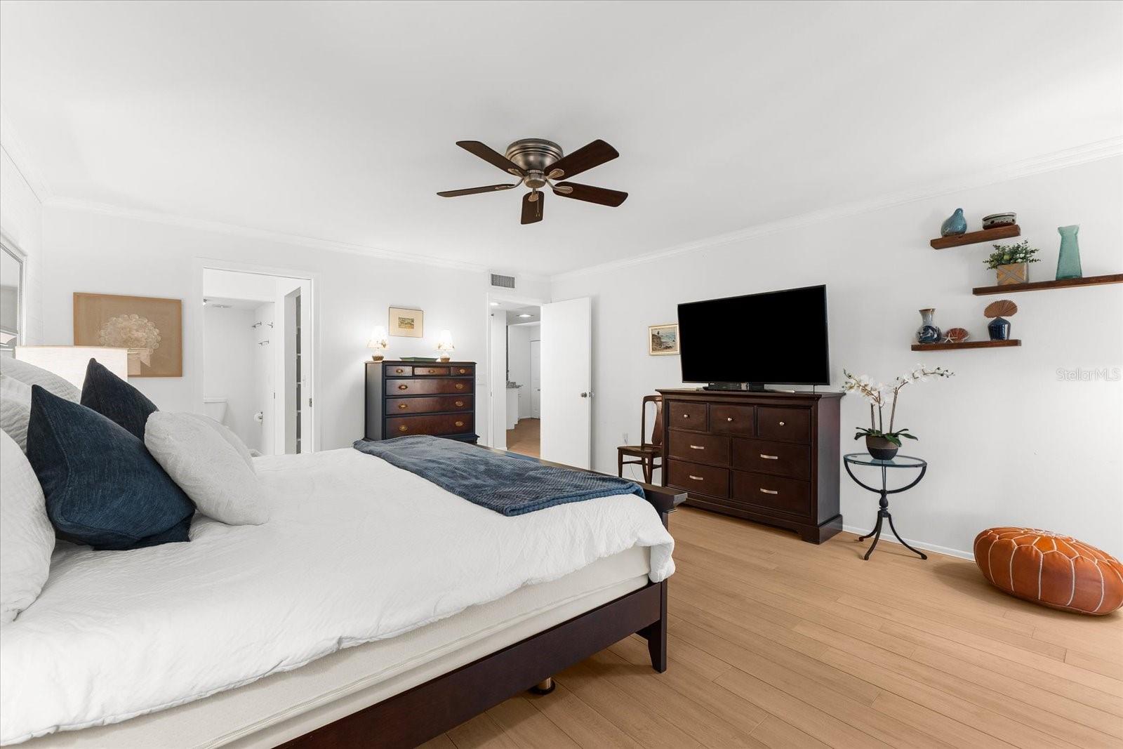 207 PINENEEDLE DR #207