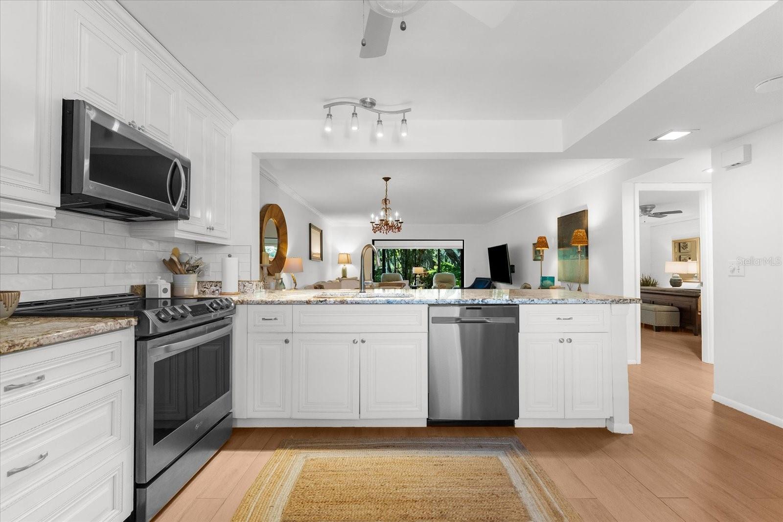 207 PINENEEDLE DR #207