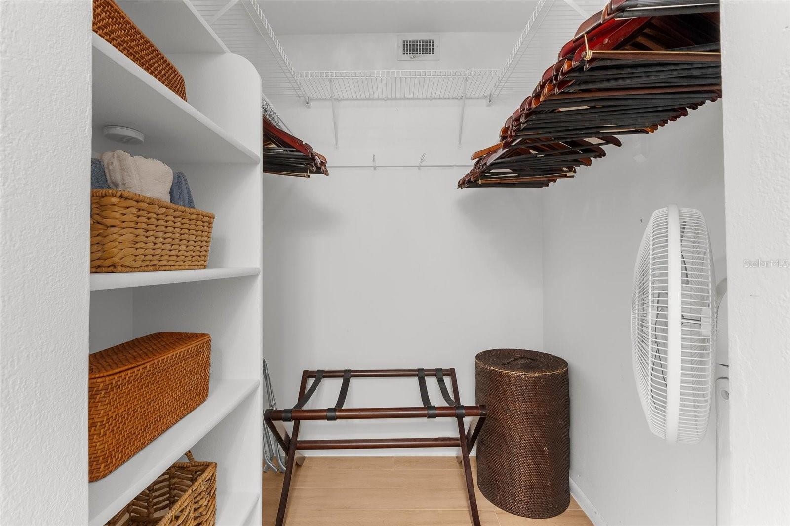 207 PINENEEDLE DR #207