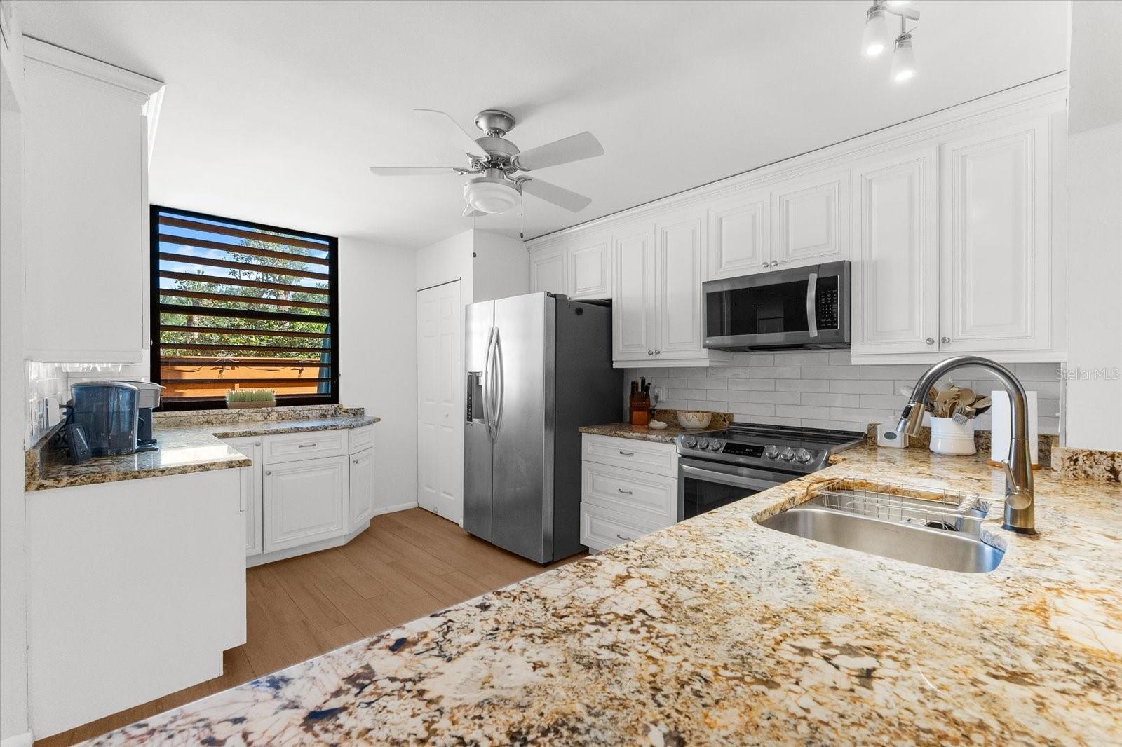 207 PINENEEDLE DR #207